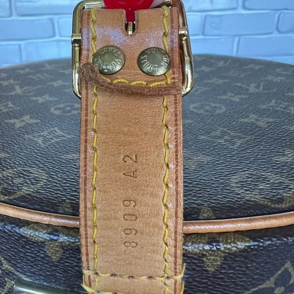 Louis Vuitton Hat Box Monogram Boite Chapo 30 with address tag and 2 keys - Picture 8 of 14